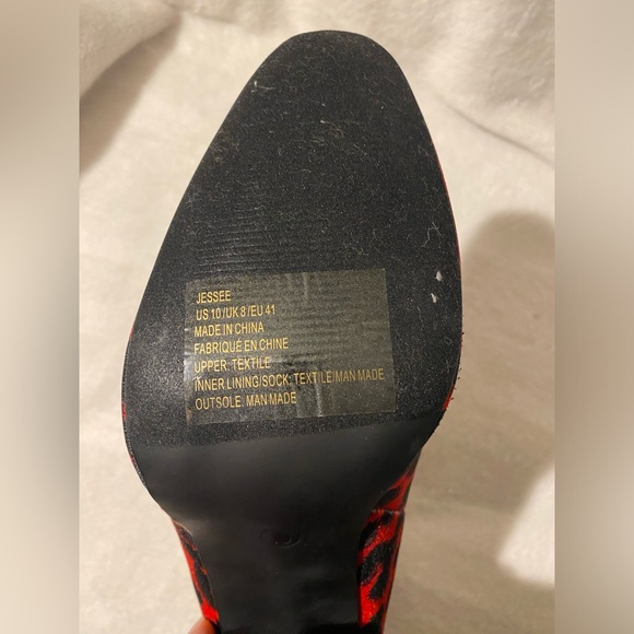 The “JESSEE” Booties - Red Animal Print, Size US Ladies 10 - Picture 2 of 7